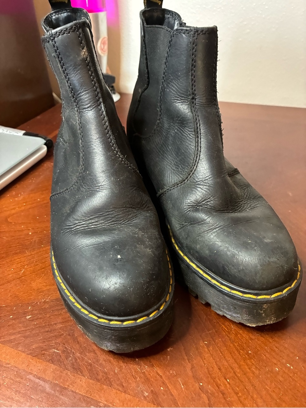 Dr. Martens Rometty Chelsea Burnished Leather Wyoming Black Platform Boot Size 6
